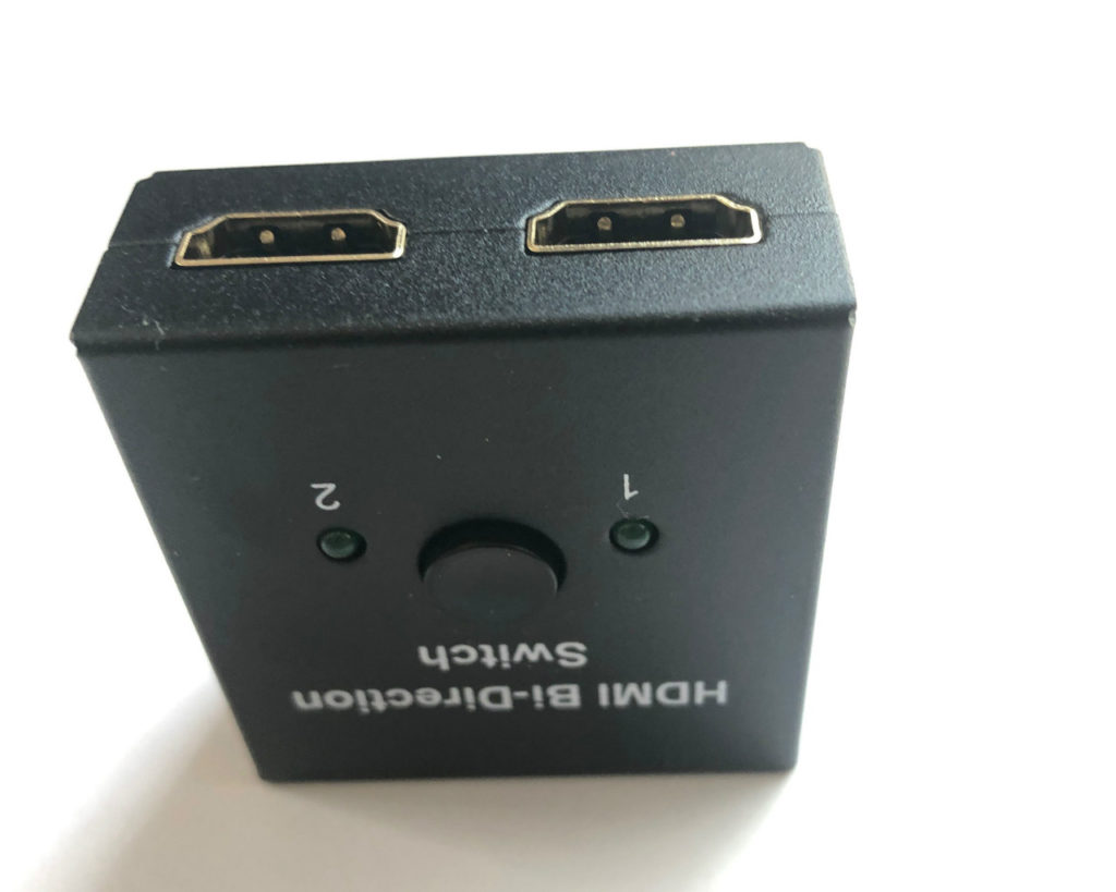 ボトムに口２つ